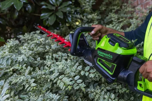 Кусторез Greenworks GC82HT2 82V 2208307 (61 см) бесщеточный аккумуляторный — детальное фото
